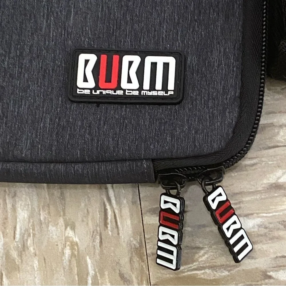 Gaming device carrying cases